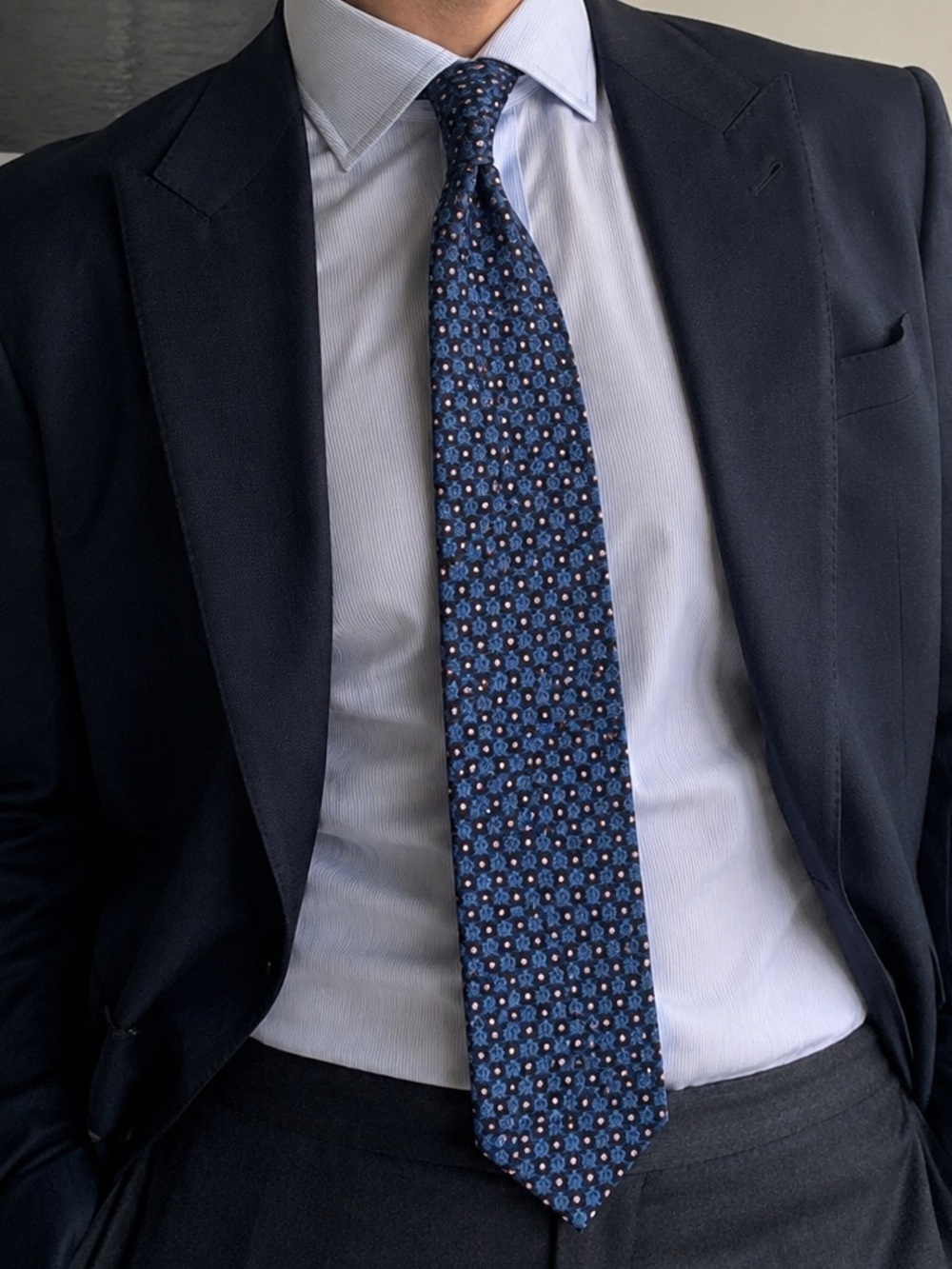 Dunhill London 100% Mulberry Silk Tie Made in Italy Blue Pattern